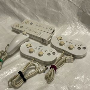 Wii controllers